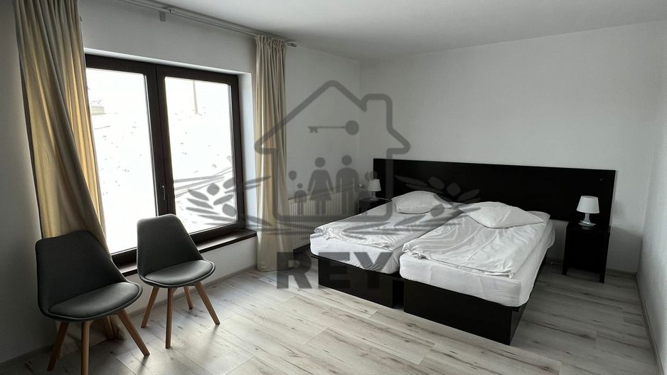 Vila / Hotel de vânzare în Păltiniș - Poză 6