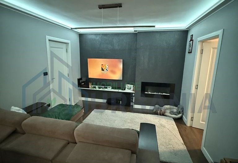 Persoană fizică vând apartament 3 camere la 5 min de Palas– Podu Roș - Poză 4