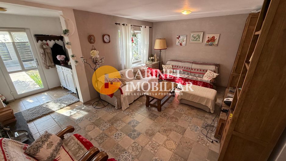 Aroneanu - Casa la asfalt - 420mp teren - 3 camere - Canalizare - Poză 6