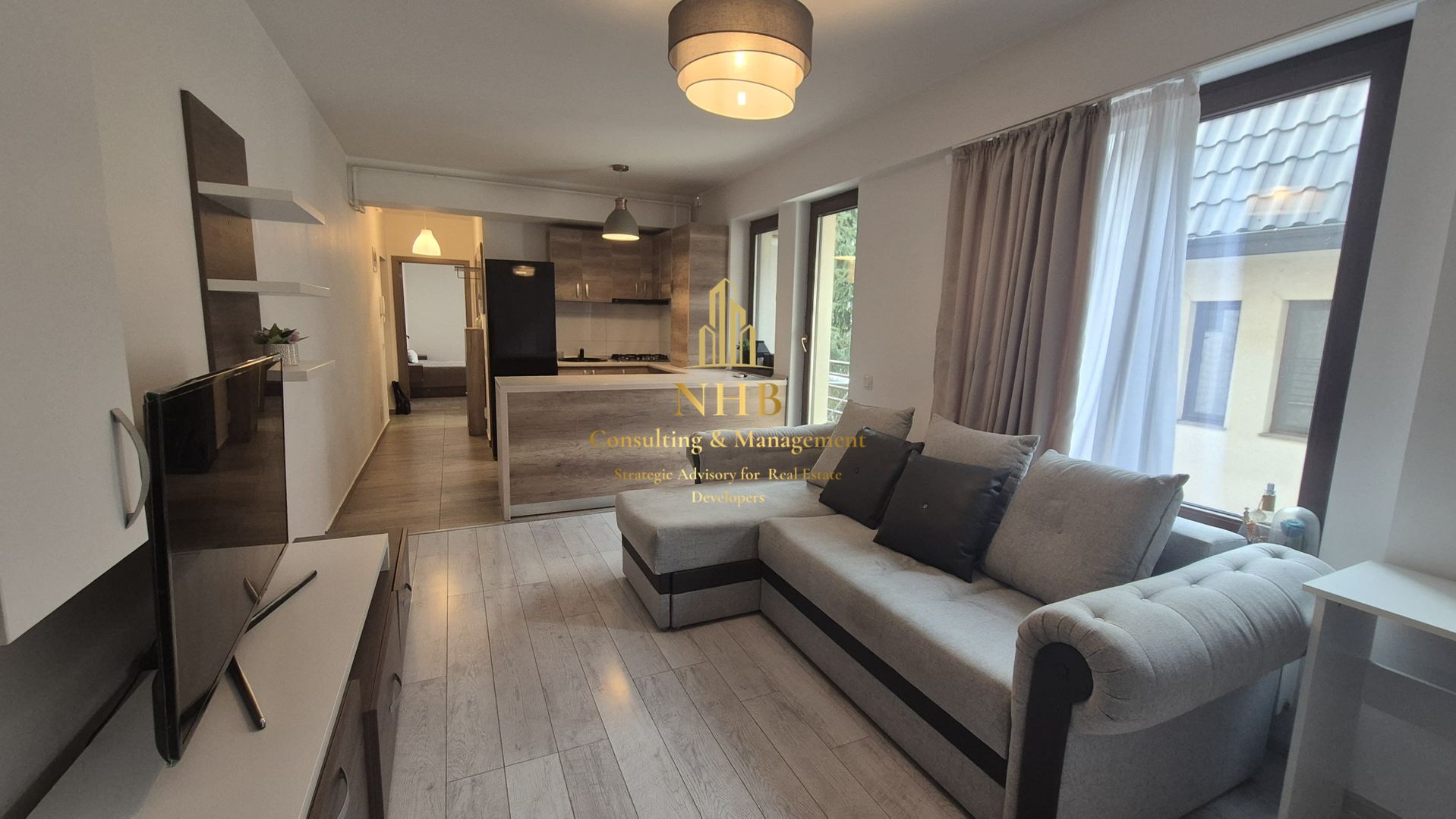 Apartament de 2 camere, centrala, complet mobilat - Pod Constanța - Poză 1