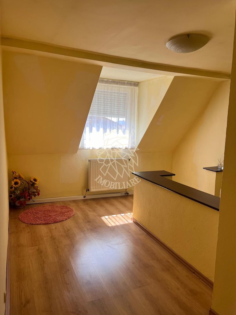 Apartament 4 camere 132 mp-balcon-ideal locuire-Calea Moldovei - Poză 9