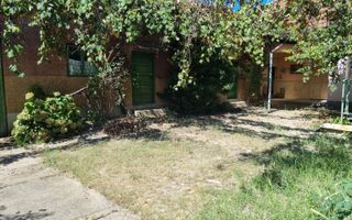 De vanzare casa cu 3 camere in Ciresu - Poză 4