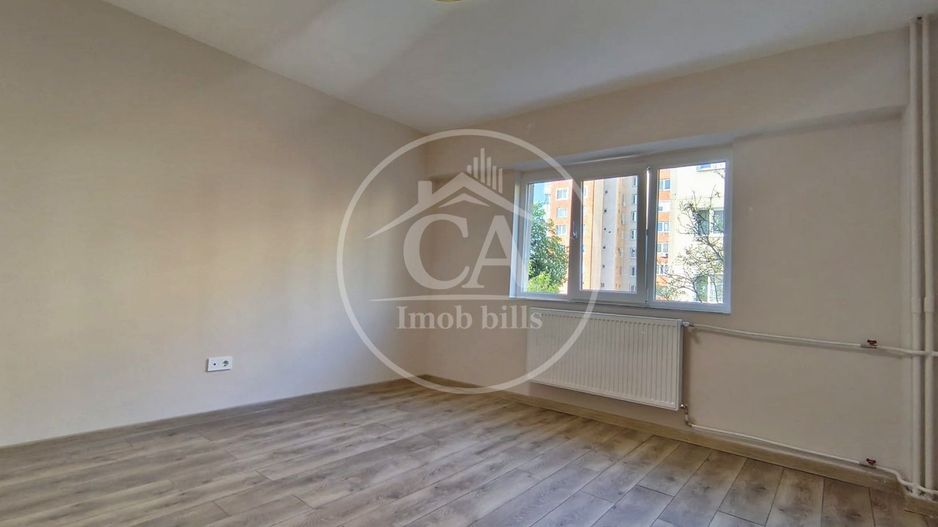 Apartament de vânzare cu 1 camere în zona Rogerius, Oradea - Poză 2