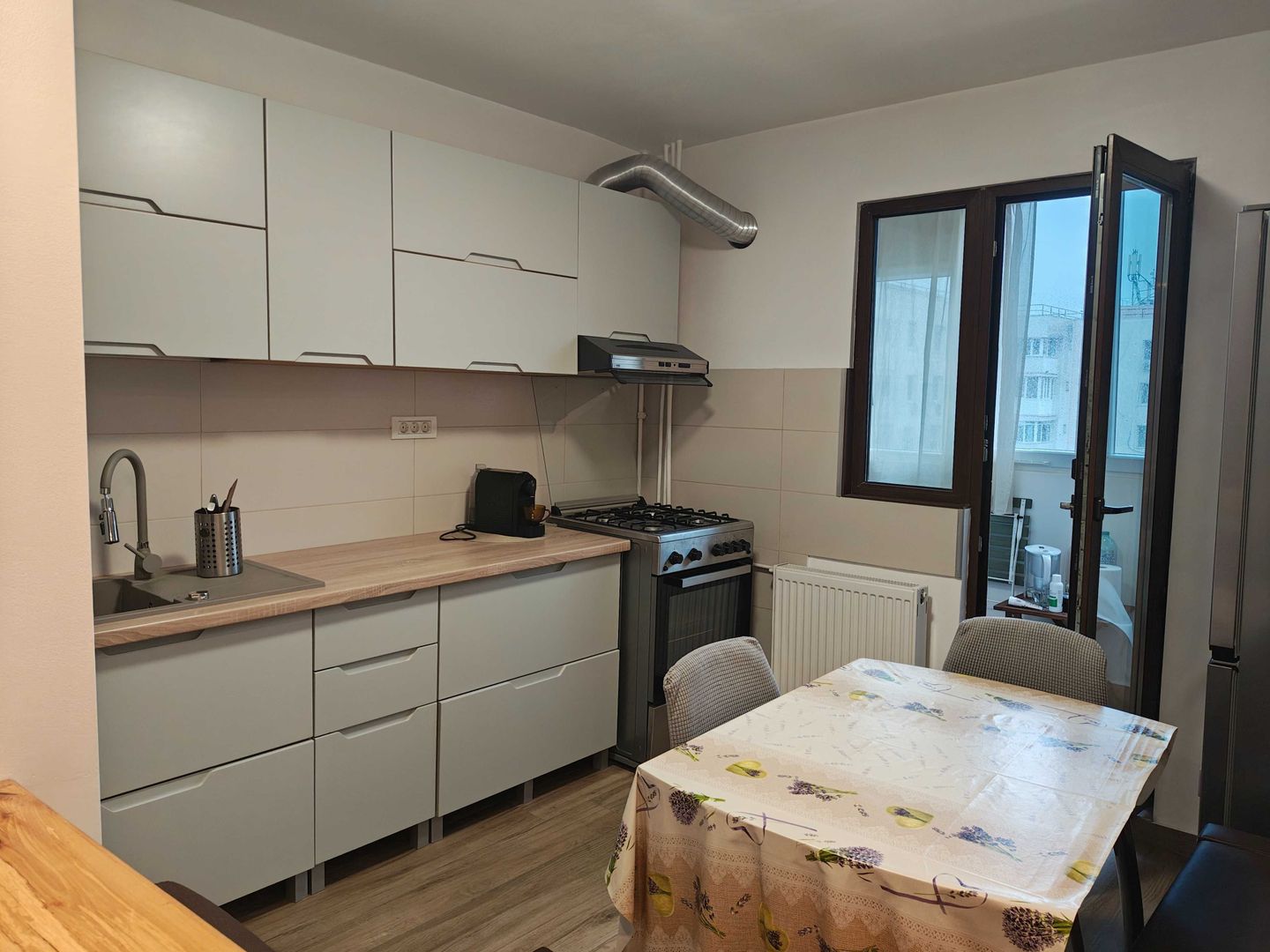 Vânzare apartament 2 camere Titan- aproape Auchan, bloc 1980, boxa - Poză 1