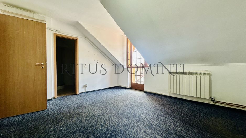 Casa de Închiriat Ultracentrala, 12 Camere, 10 Bai, 6 Parcari - Poză 9