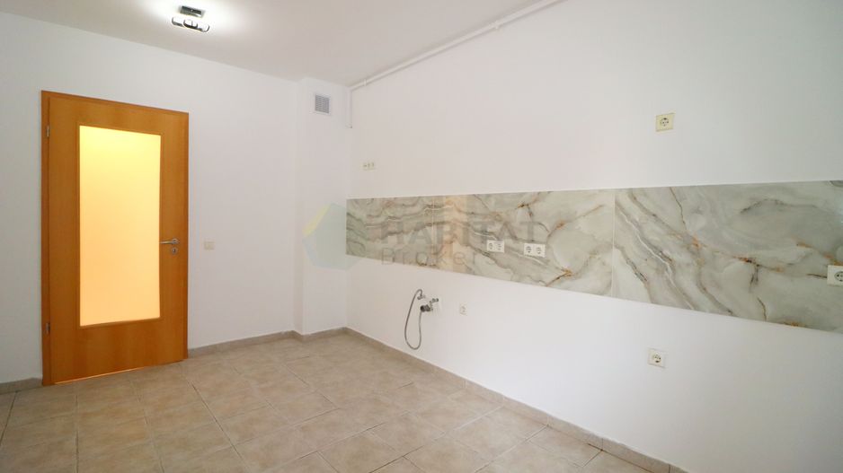 Proaspat igienizat, spatios, parcare subterană - Poză 4
