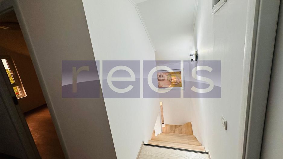 CASA DE VANZARE | 6 CAMERE | 1050 MP - Poză 12