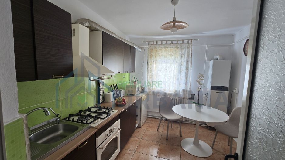 Apartament 3 camere, decomandat, mobilat și utilat complet, în Centrul Iașiului - Poză 2