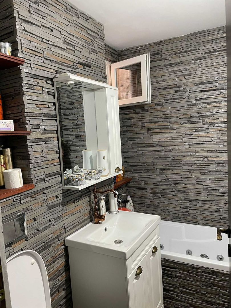 Apartament 2 camere de vanzare , Carpati 1 - Poză 1