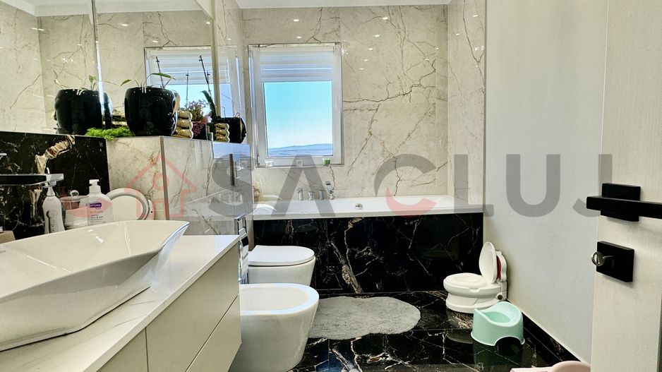 Apartament, parte dintr-un triplex, ultrafinisat, zonă liniștită și view superb! - Poză 13