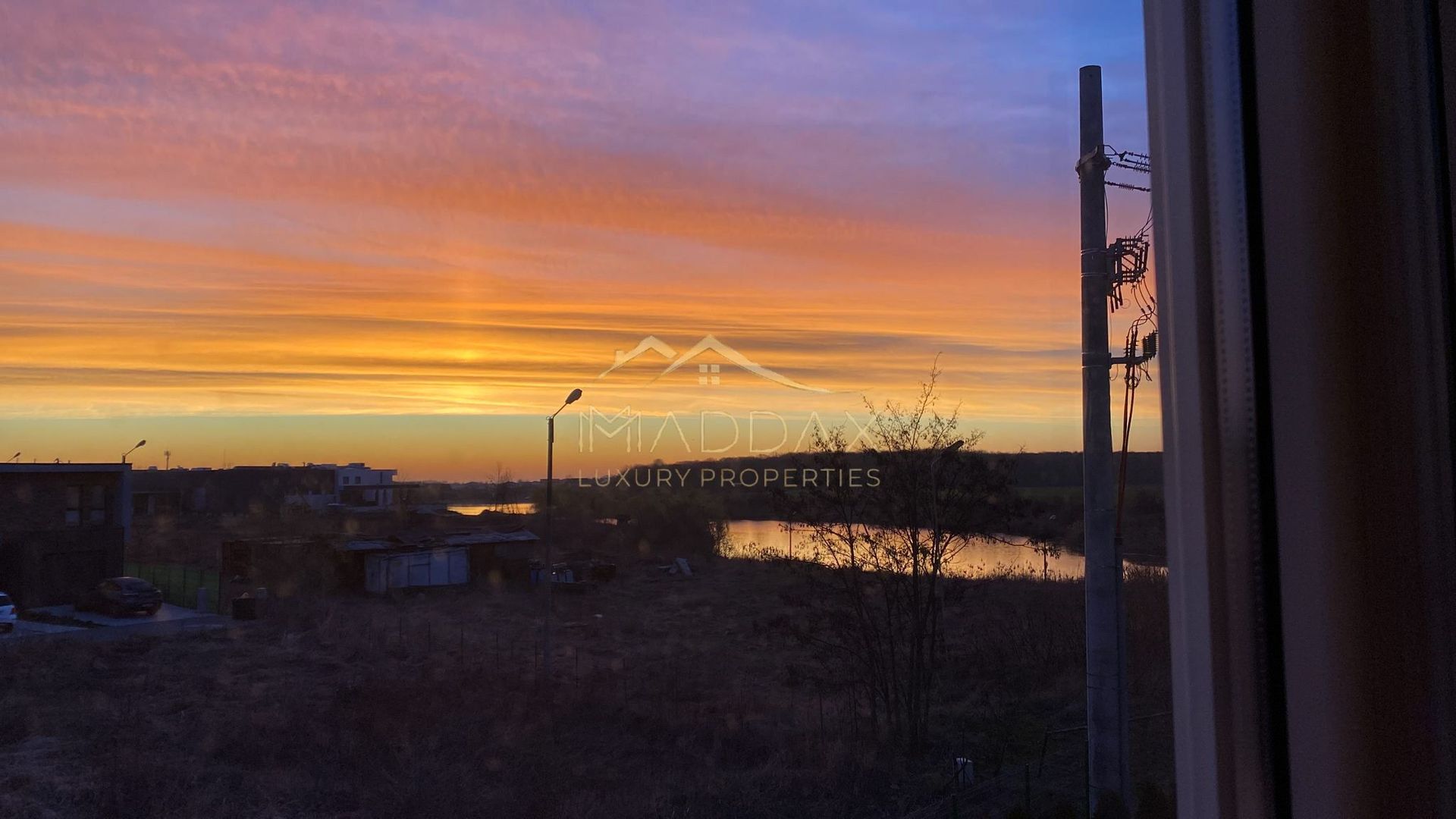 Vila Paradisul Verde ,  vedere  spre lac  **** curte 700 mp - Poză 7