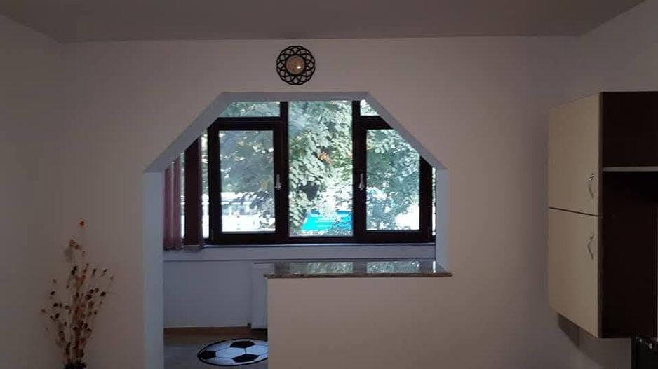 Apartament 2 camere decomandat etajul 1 Podu Ros 400euro - Poză 6
