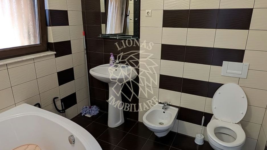 Apartament 47 mp con.-etaj 3-parcare-balcon-Zona Hotel Diana - Poză 3