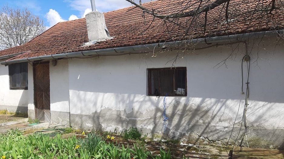 Casă cu teren generos la Bodo - Poză 4