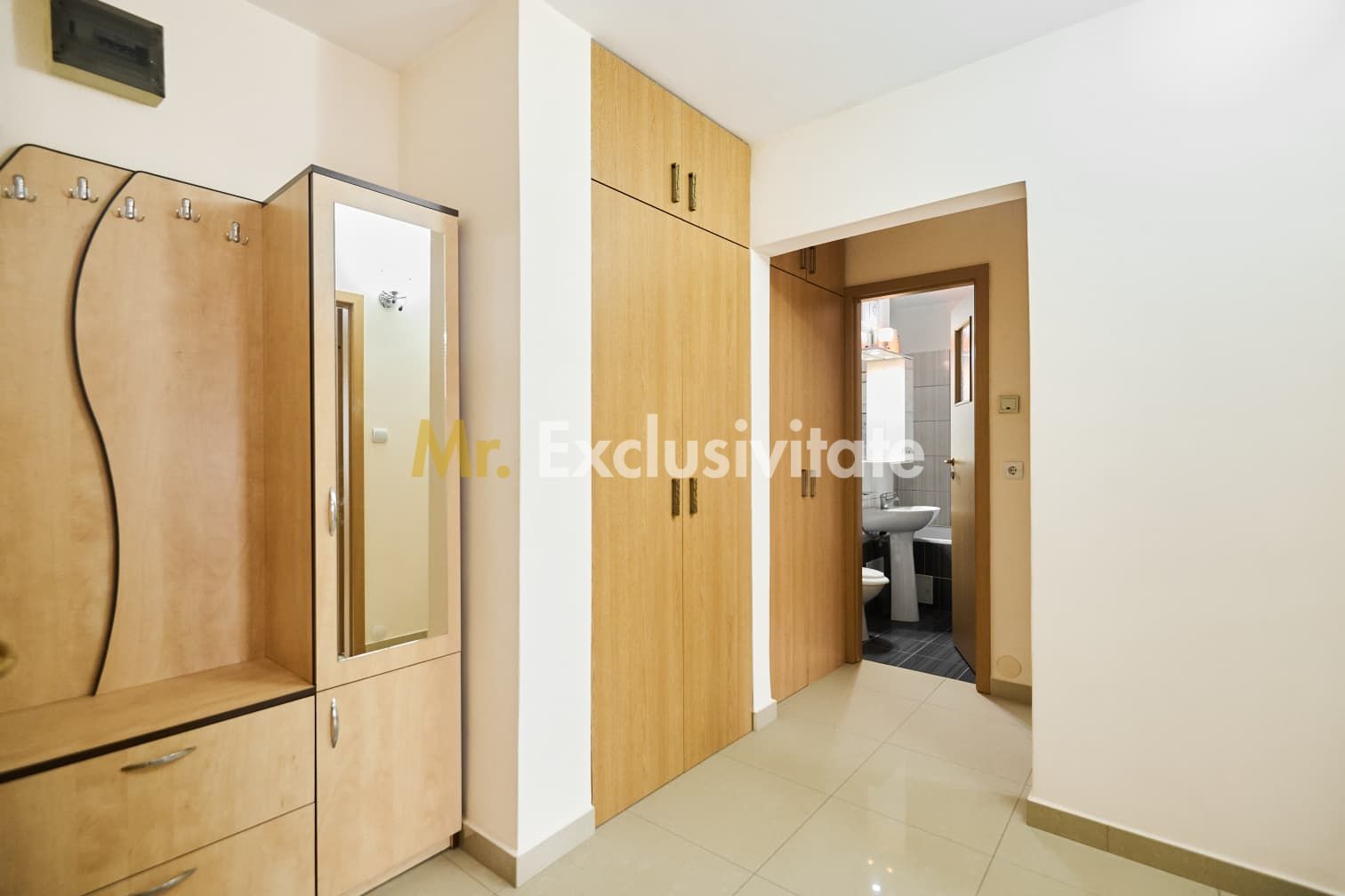 Apartament Mioveni , etajul 2 , decomandat ! - Poză 15
