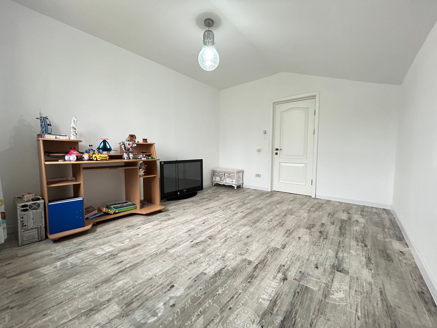 Casa P+1 din BCA ideala pentru o familie antreprenoare – Pecineaga - Poză 5