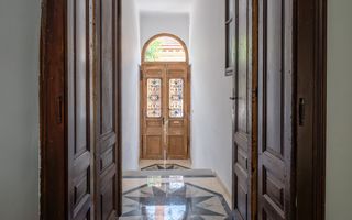 De vanzare Cladire bloc Istoric Central Arad D+P+E+M curte proprie - Poză 12