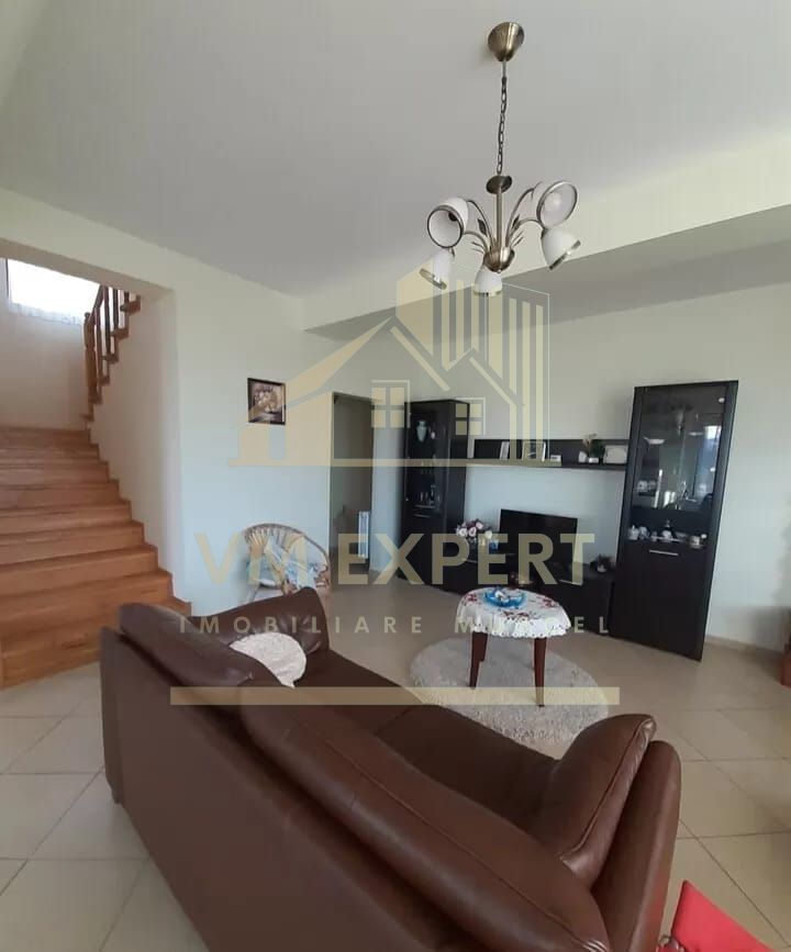 VILA DE VANZARE, CAMPULUNG, ZONA MARCUS, 150 MP, TEREN 1843 MP - Poză 11