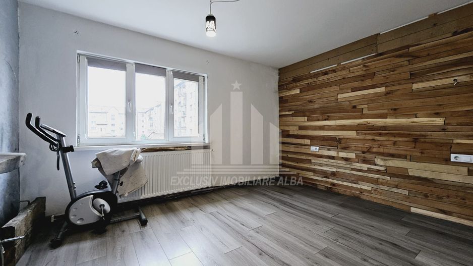 Apartament cu 3 camere decomandate - Poză 3