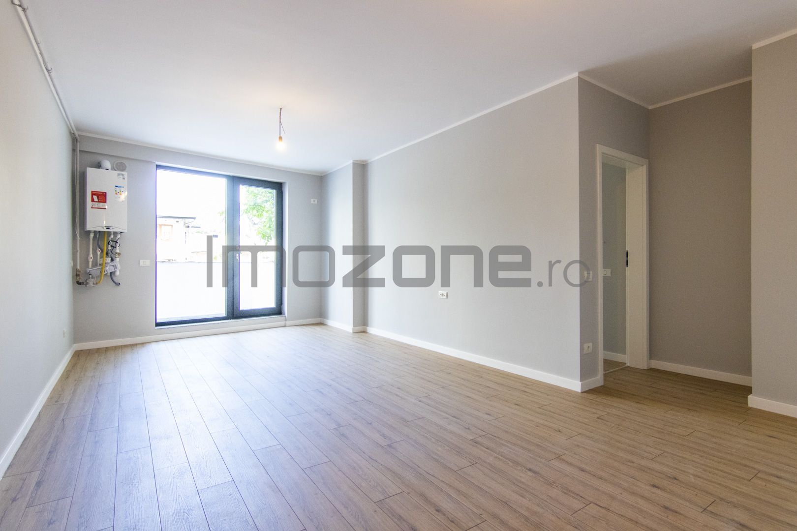 SPATIU COMERCIAL 100MP + 17 TERASA - 2 LOCURI DE PARCARE, BOXA INCLUSA 9MP - Poză 2