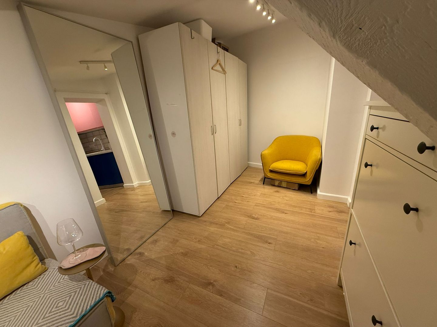 Apartament 2 camere superb de inchiriat in vila, Pet Friendly Iancului - Poză 3