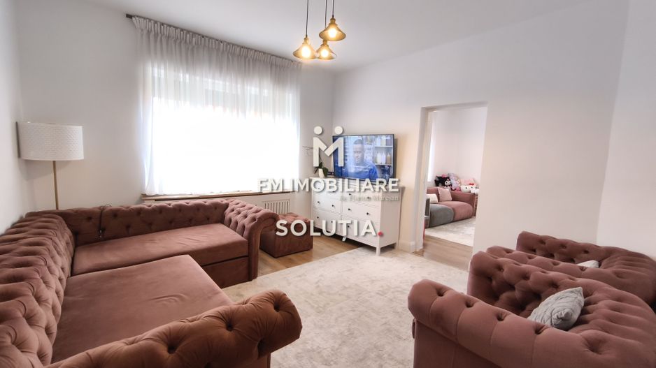 Casă renovată în centrul istoric – Baia Mare - Poză 1
