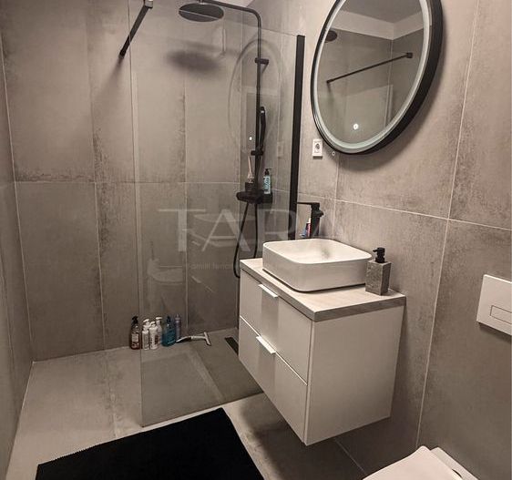 Apartament cu 3 camere, 2 băi, balcon și parcare, Florești. - Poză 7