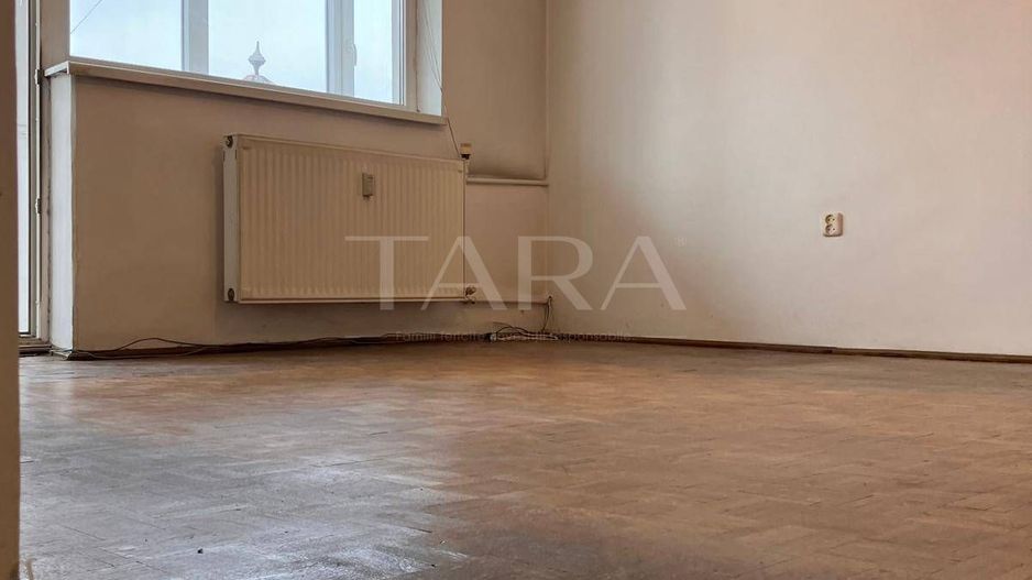 Apartament cu 3 camere și potențial excelent în Grigorescu. - Poză 3