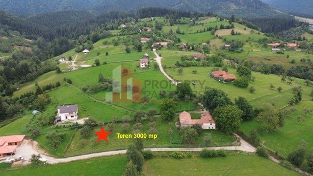 Teren intravilan 3.000 mp cu casă tradițională – Bran, sat Poarta - Poză 1