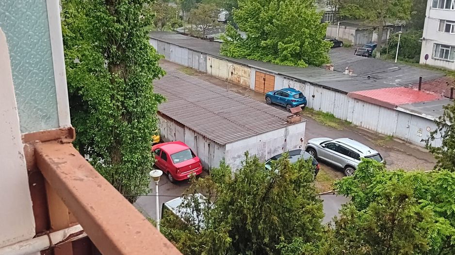 De vanzare -  apartament cu 3 camere decomandate, Tiglina 2, etaj 3/4 - Poză 1