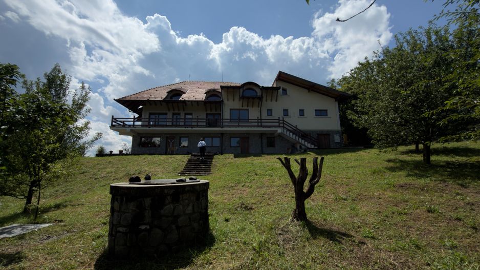 Pensiune Vila Prahova Breaza  10 camere | 3862 mp teren - Poză 1