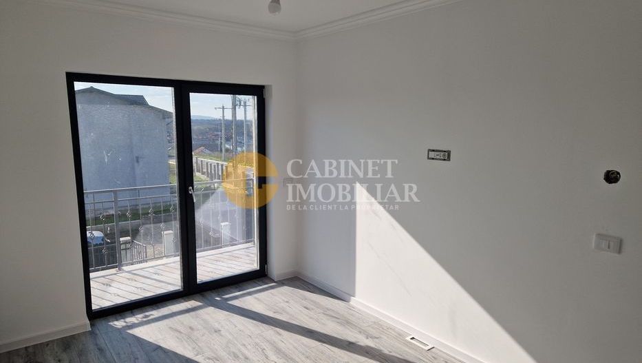 Vila Miroslava - langa Family Market - Asfalt - INTABULATA - Poză 5