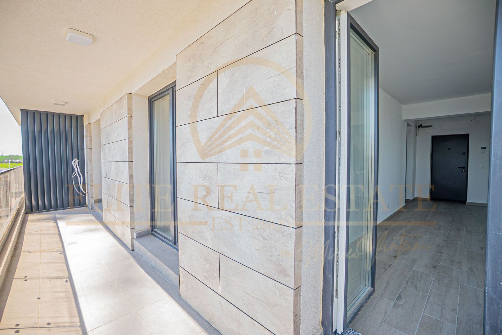 Aartament 3 camere - Bucatarie Separata - Parcare Inclusa - Poză 5