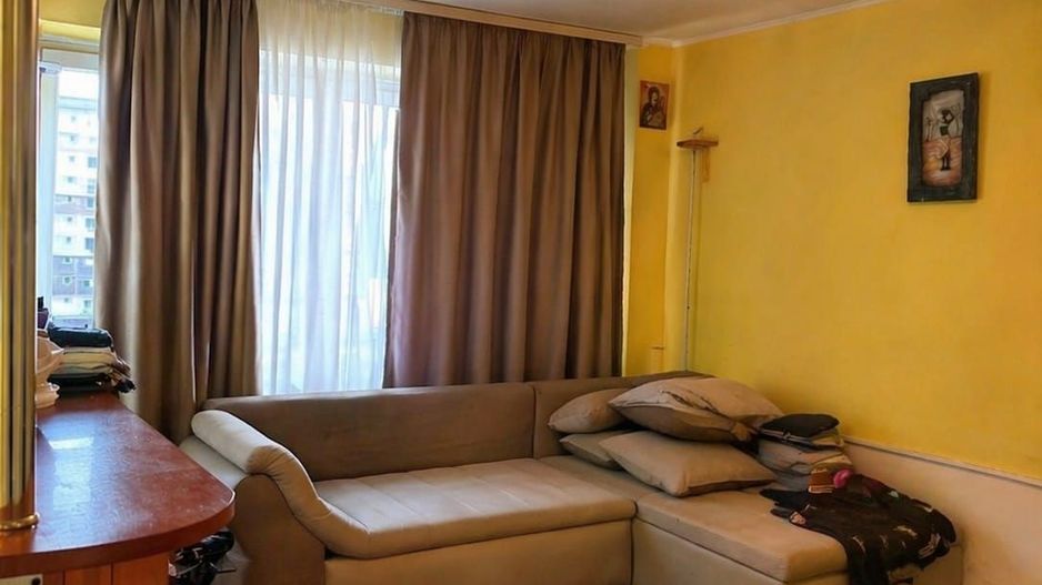 De vanzare apartament cu 4 camere, Dunarea Mall, 95.000 euro - Poză 1