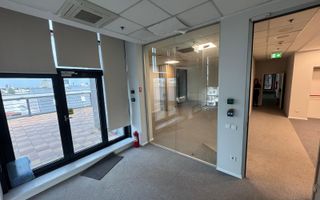 SPAȚIU BIROURI DE ÎNCHIRIAT IN ZONA PREMIUM + PARCARE + ROOFTOP - Poză 3