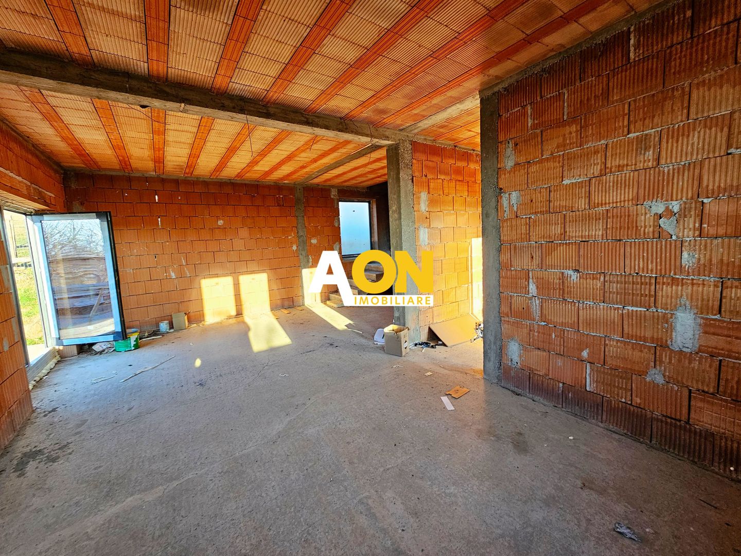 Casa la rosu, 5 camere, garaj, 479 mp teren, com. Ciugud - Poză 4