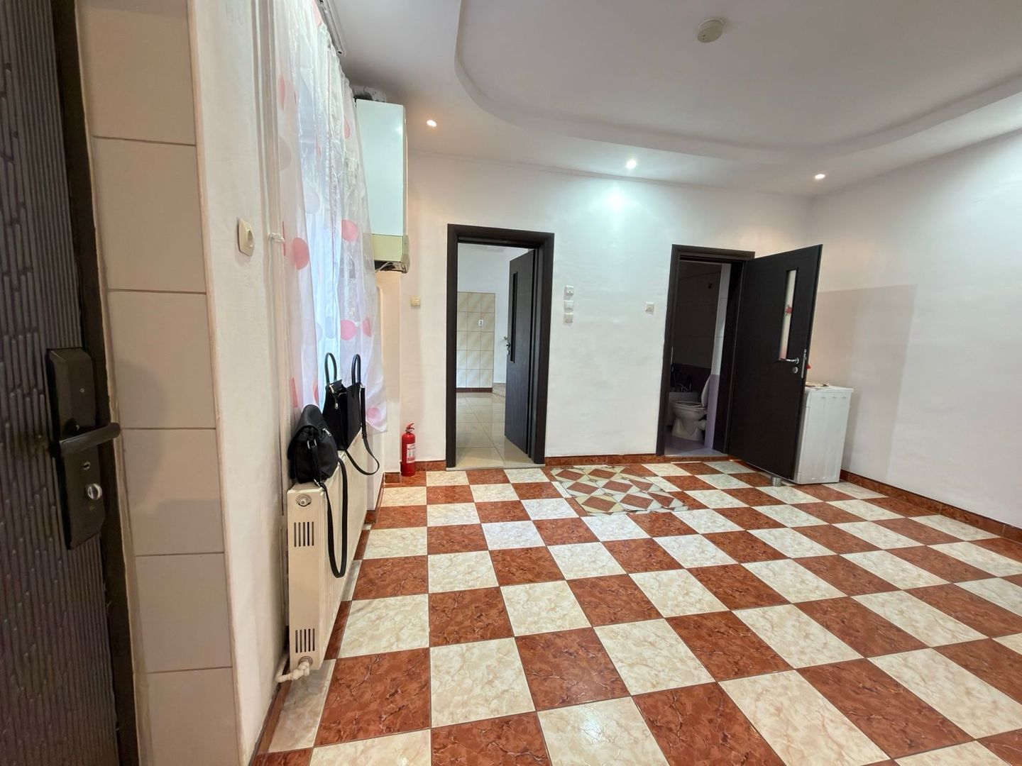 Casă cu 4 camere, 3 băi și curte | Vatra Luminoasă – Iancului - Poză 1