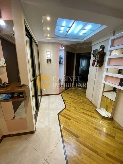 Apartament  3 Camere Decomandat - Et 1 - Bloc 1989 - Poză 4