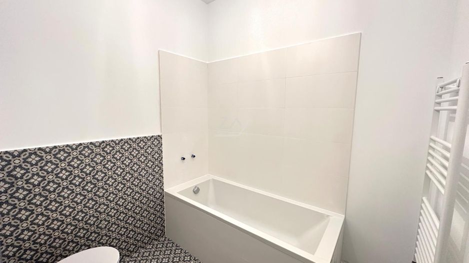 Bloc finalizat. Finisaje superioare. Loc de parcare. - Poză 6