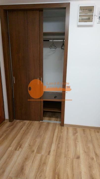 Apartament cu 3 camere in zona Crangasi - Poză 4
