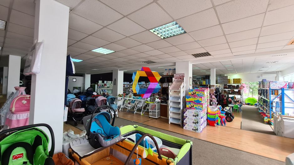 Spatiu comercial / showroom -560 mp - Poză 4