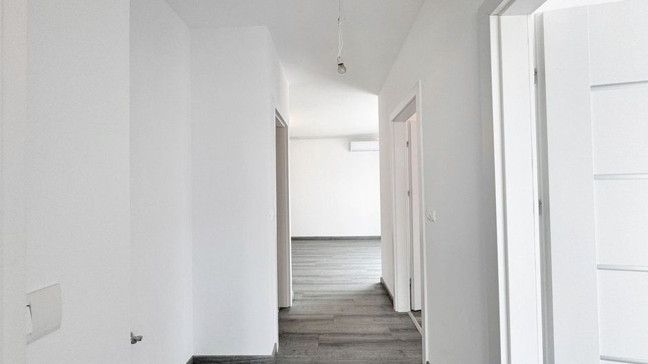 Apartament cu 3 camere, Adora Park. cu 2 locuri de parcare - Poză 3