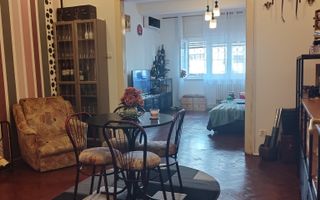 Apartament cu 3 camere de vanzare-Piata Victoriei - Poză 2