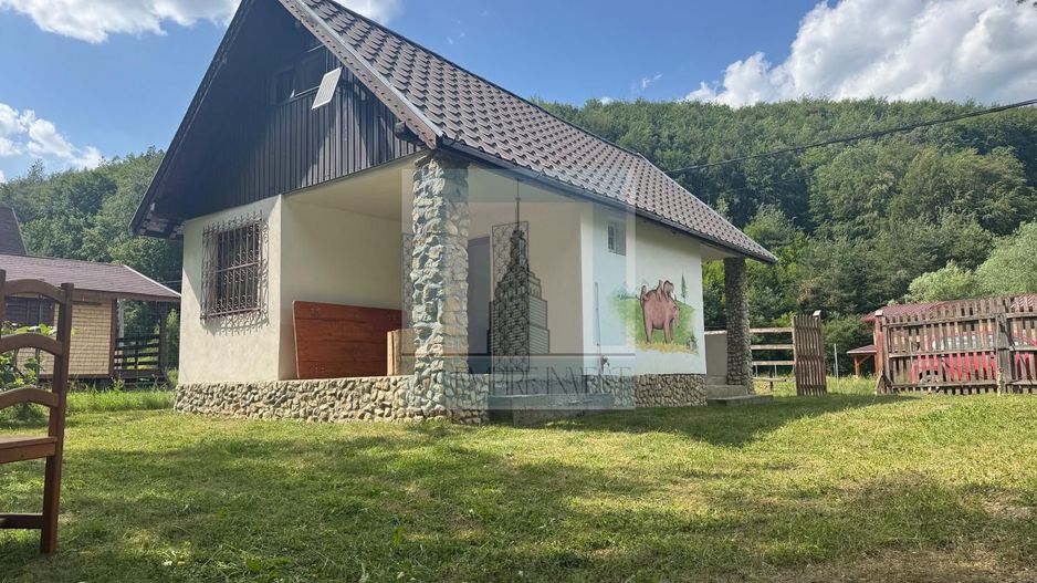 Casa de vacanta - zona Valea Bozom - Apata jud.Brasov - Poză 1