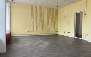 Locatie excelenta! Inchiriere spatiu comercial in Targoviste - centru - Poză 1