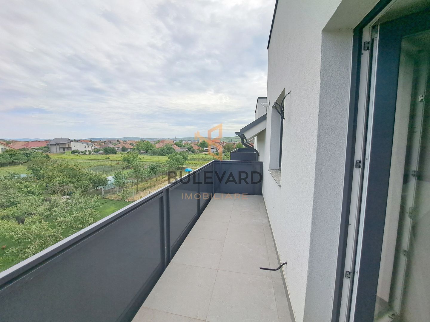 Apartament cu 3 camere + parcare, zona strazii Libertatii! - Poză 11