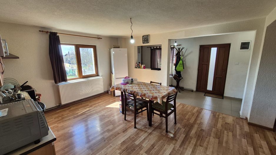 Vila Cornu-Prahova complet mobilata/utilata '' 350 mp + teren 500 mp'' - Poză 2