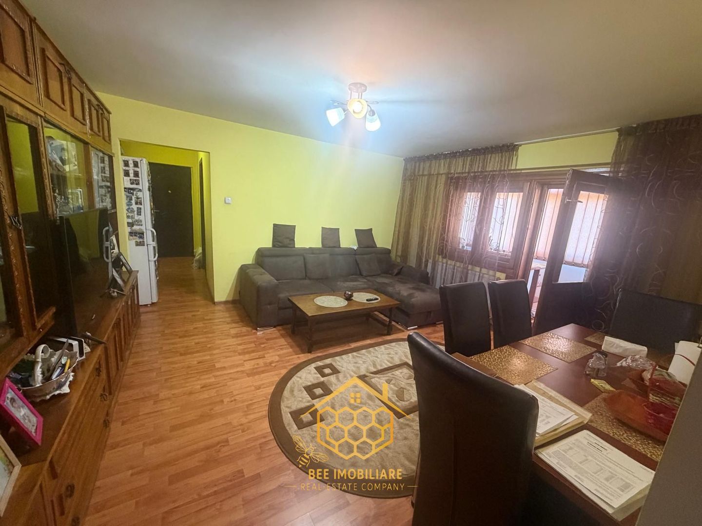 Apartament cu 2 camere transformat in 3 -  spatios - cartier Rovine - Poză 1