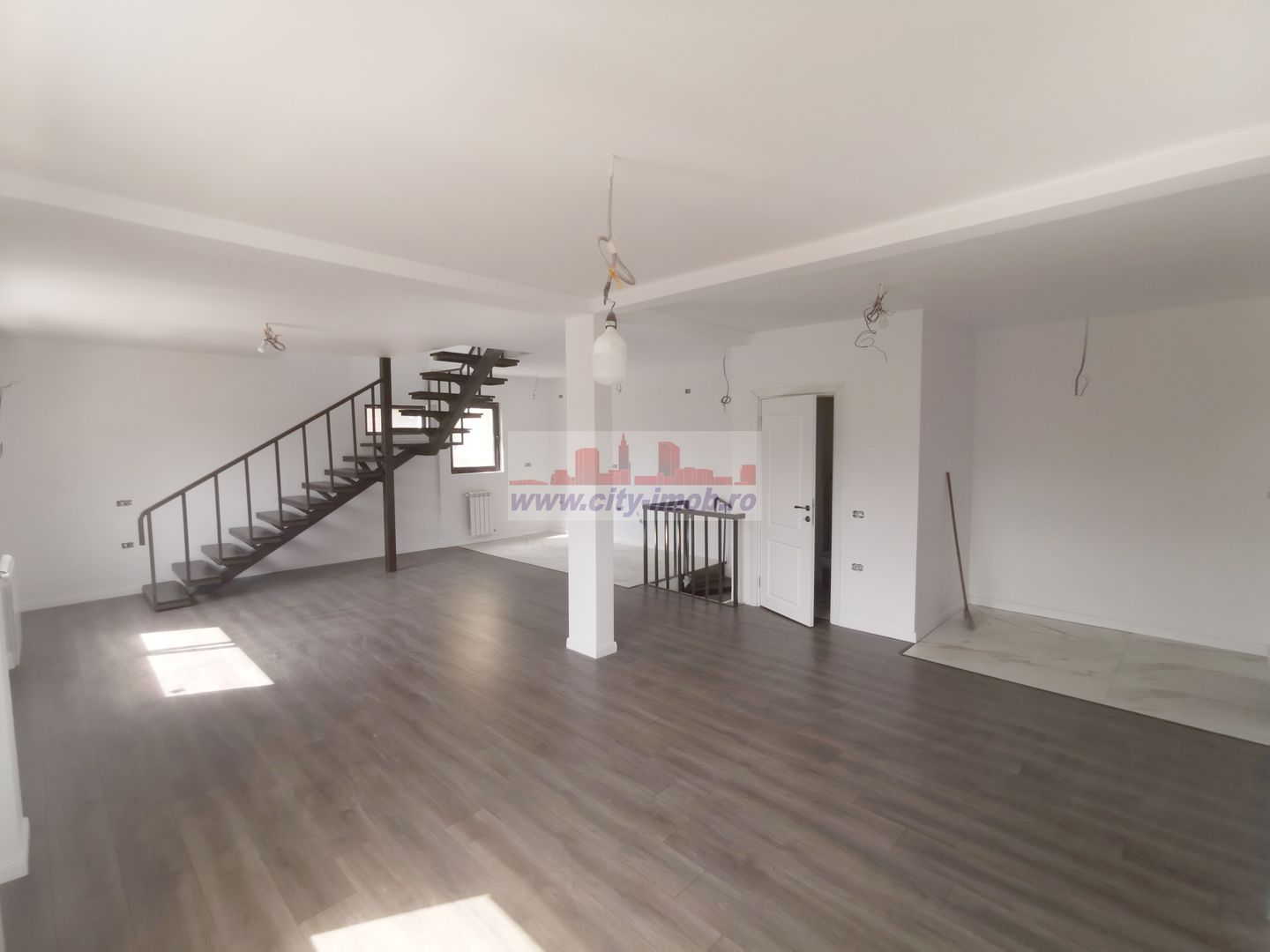 Vanzare Casa Otopeni   D + P + M - Poză 5