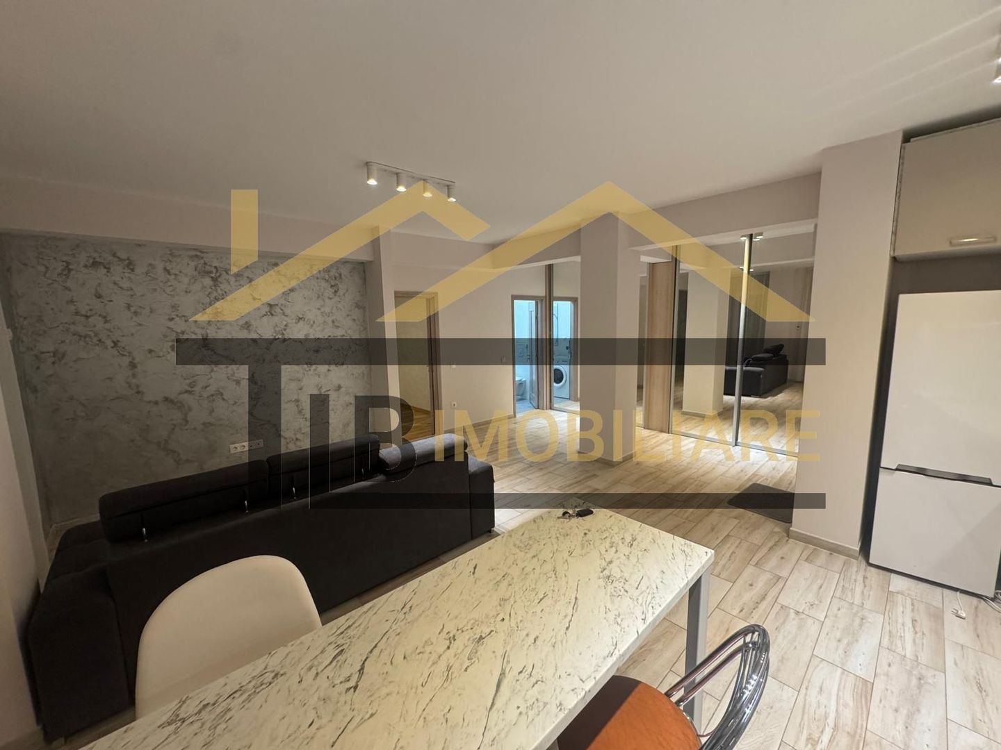 Apartament de 2 camere, 56mp, parcare, pet friendly, Zona Centrala - Poză 1